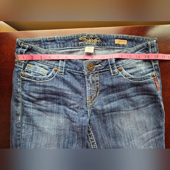 The Ultimate Y2K Throwback: Silver Jeans Co. "Santorini" Capris ✨ - Picture 4 of 10